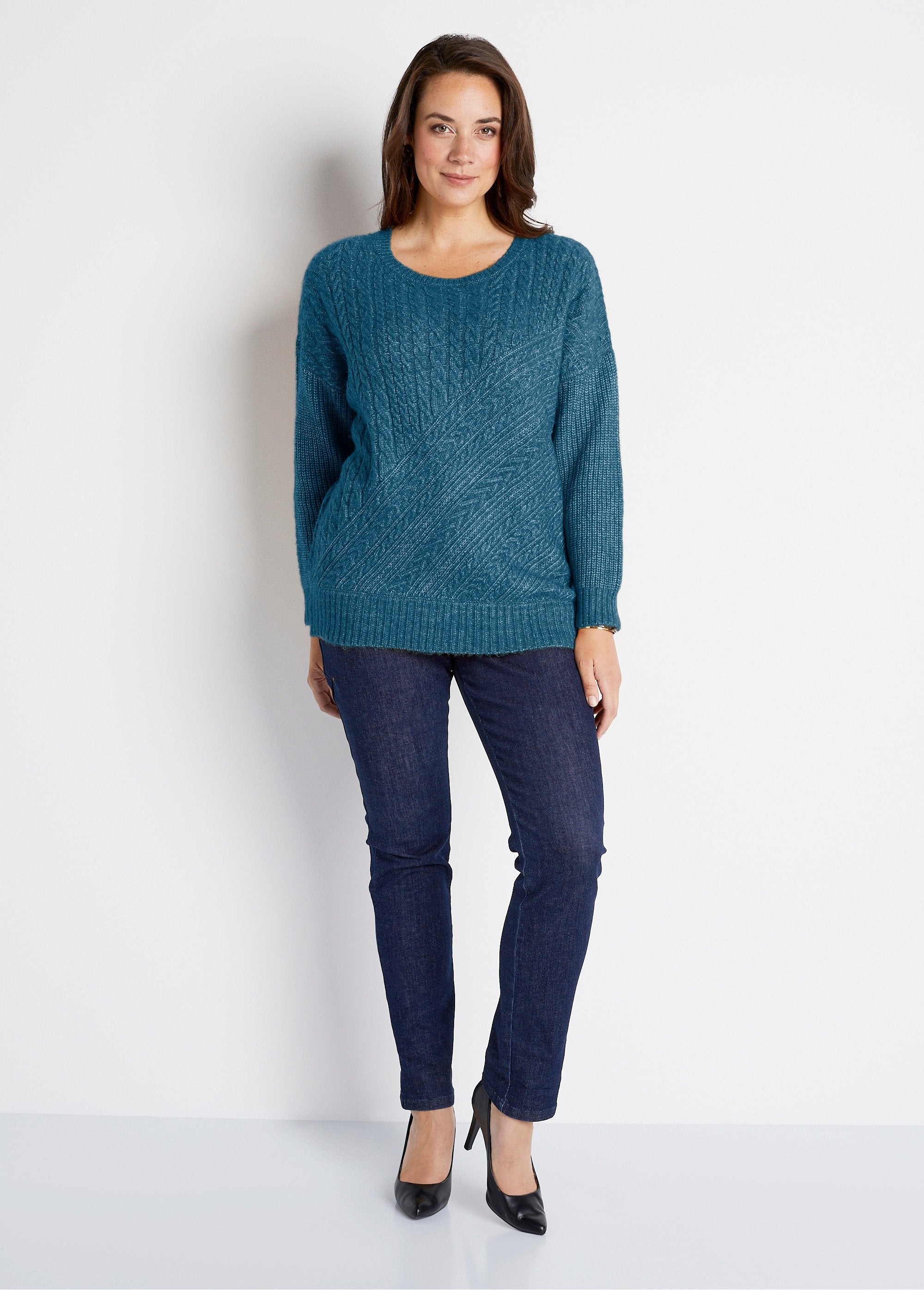 Round_neck_twisted_beaded_heather_knit_sweater_Duck_SF1_curvy