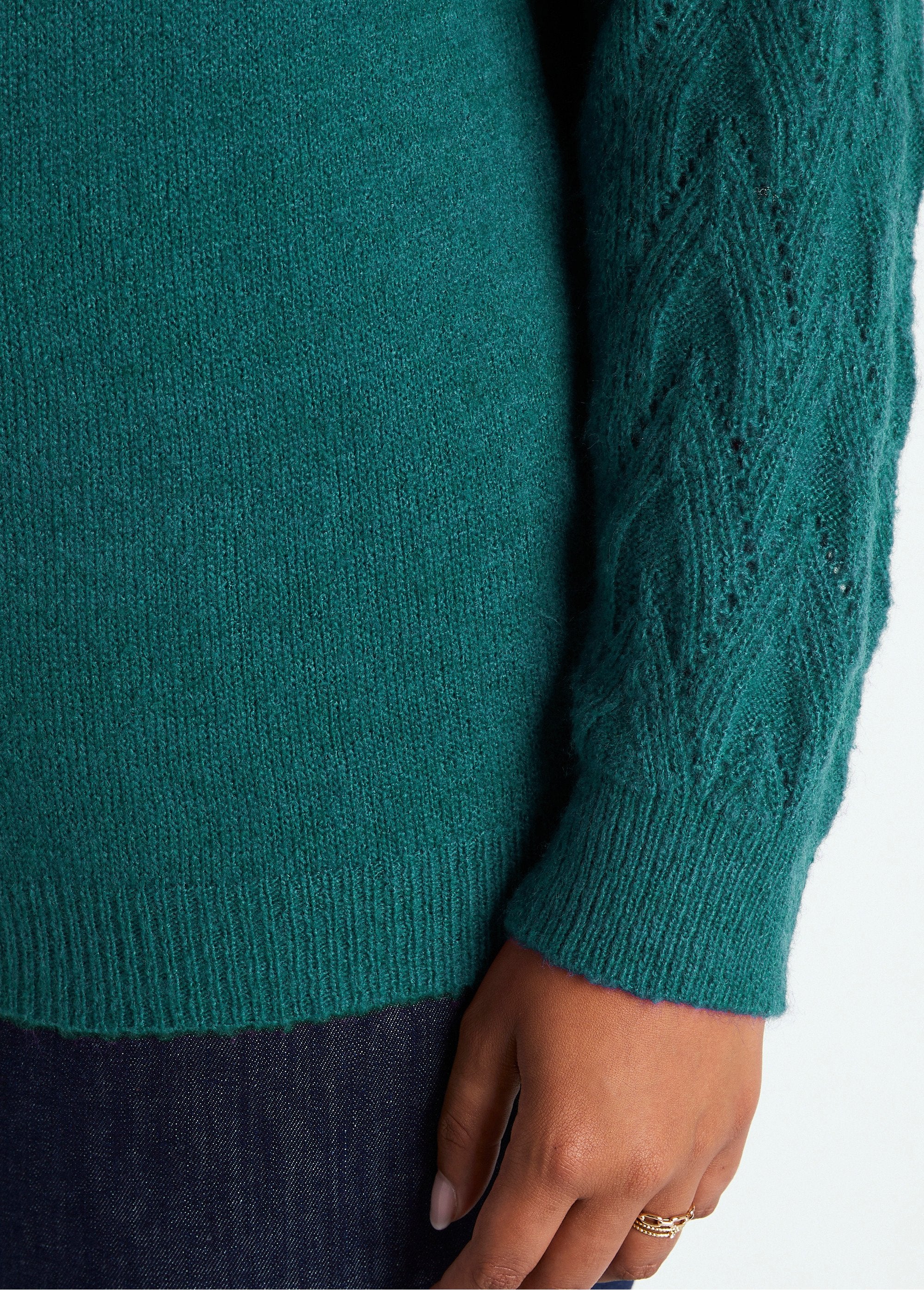 Soft_plain_round_neck_fancy_knit_sweater_Green_DE1_curvy