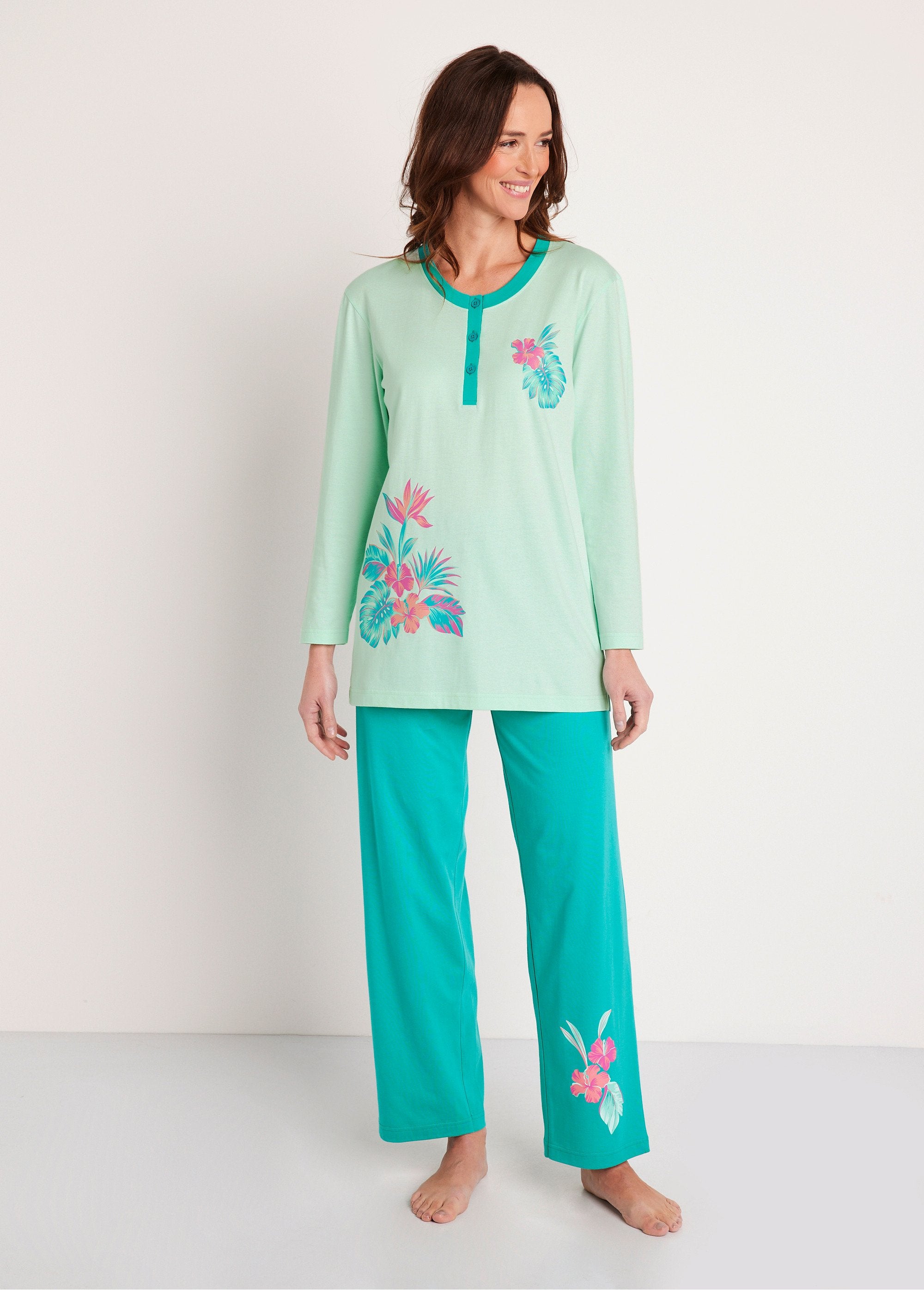 Buttoned_cotton_pajamas_with_exotic_pattern_Tropical_print_FA1_slim