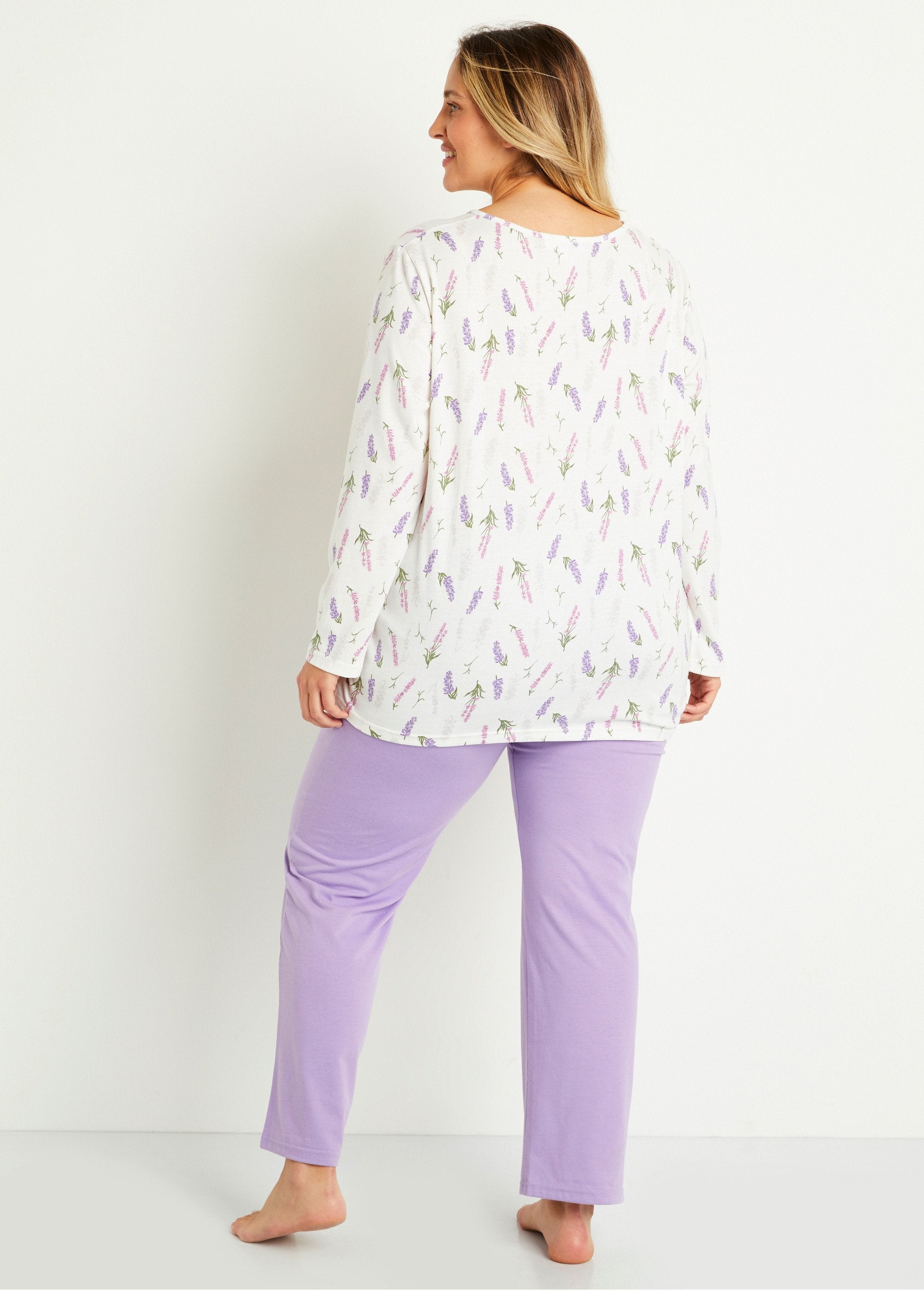 Long-sleeved_pajamas_with_printed_top_Parma_print_DO1_curvy