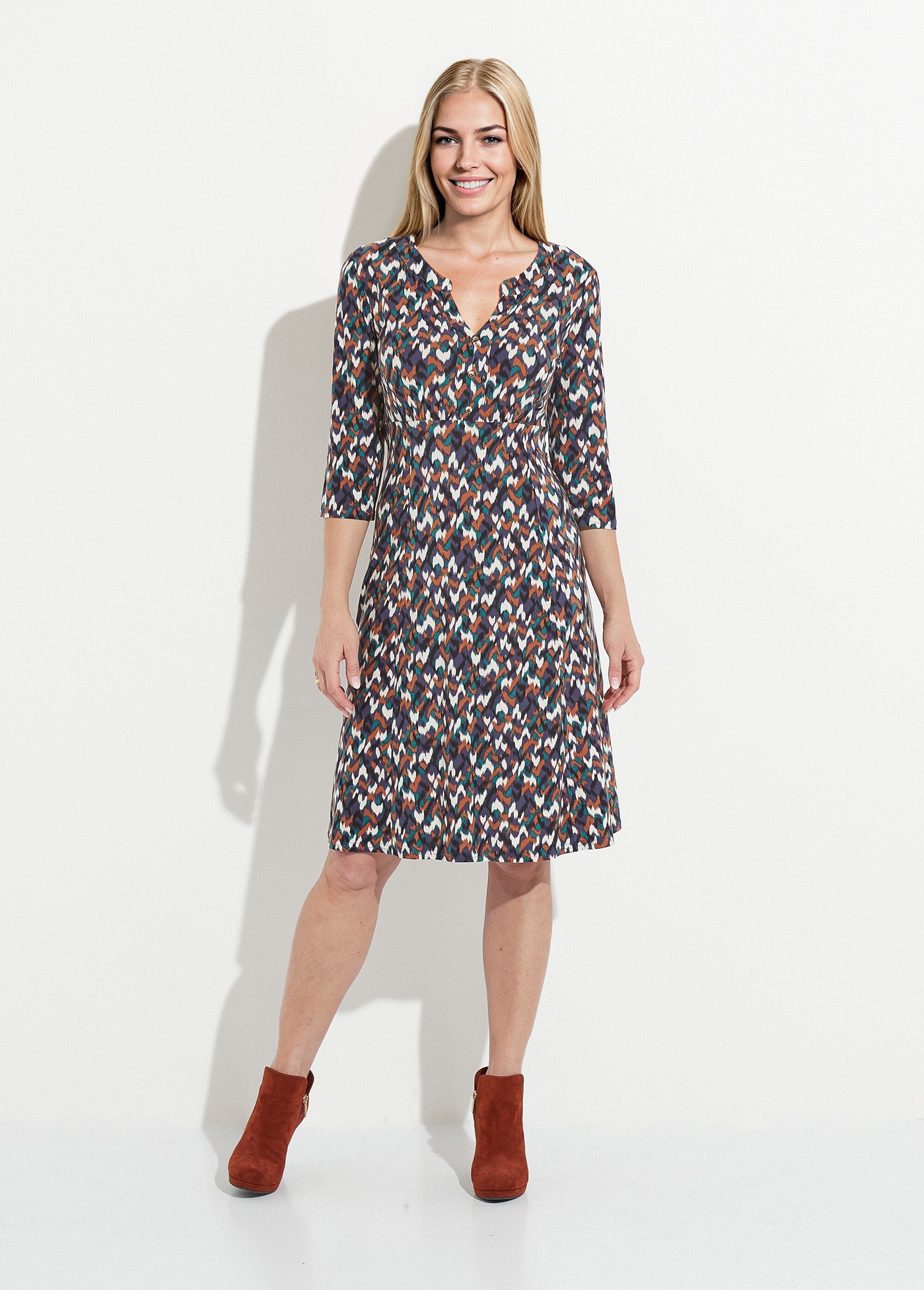Short_flared_dress_with_3/4_sleeves_and_graphic_print_Navy_and_green_FA1_slim