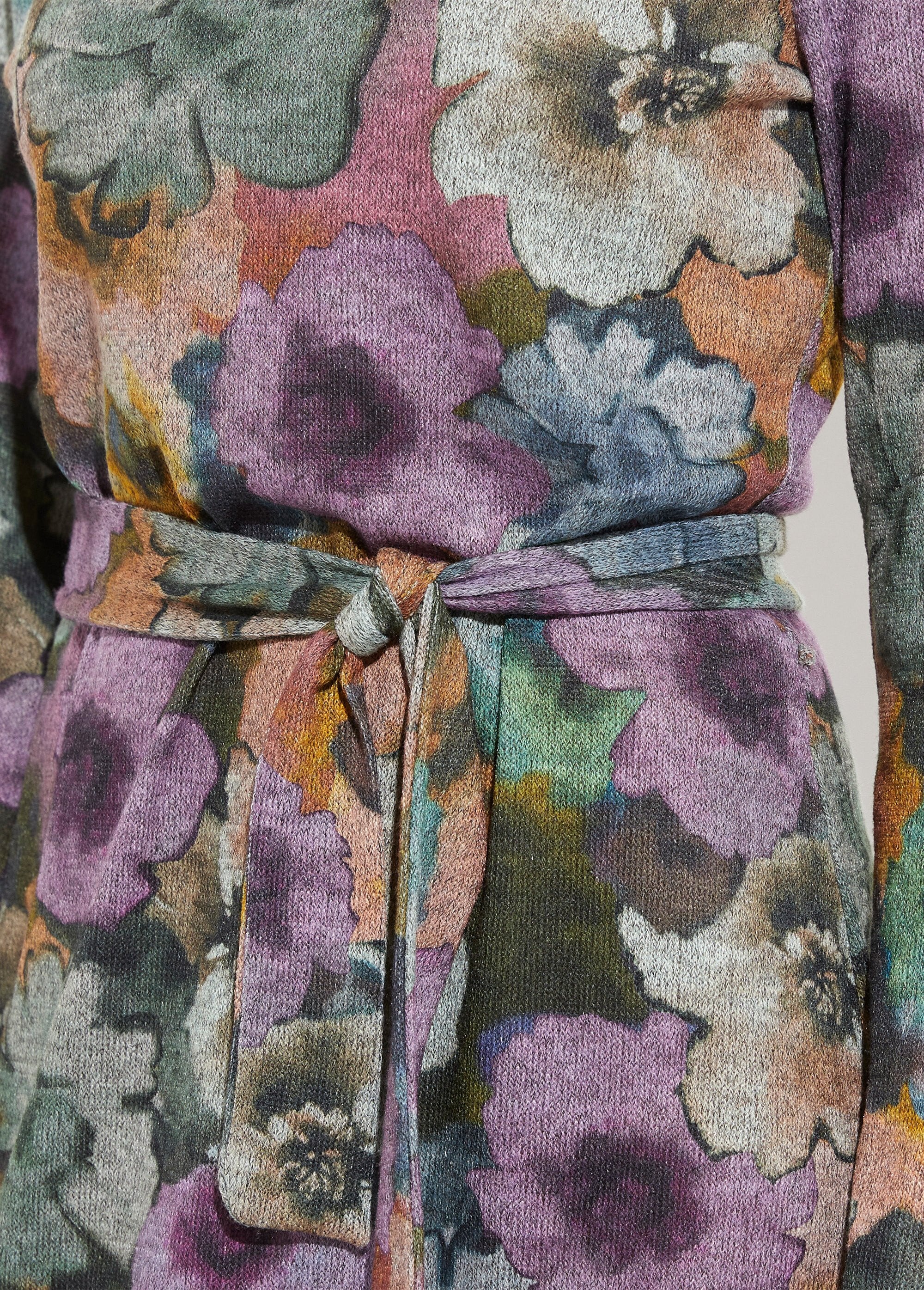 Belted_straight_printed_dress_with_high_neck_warm_knit_Gris_et_parme_DE2_slim