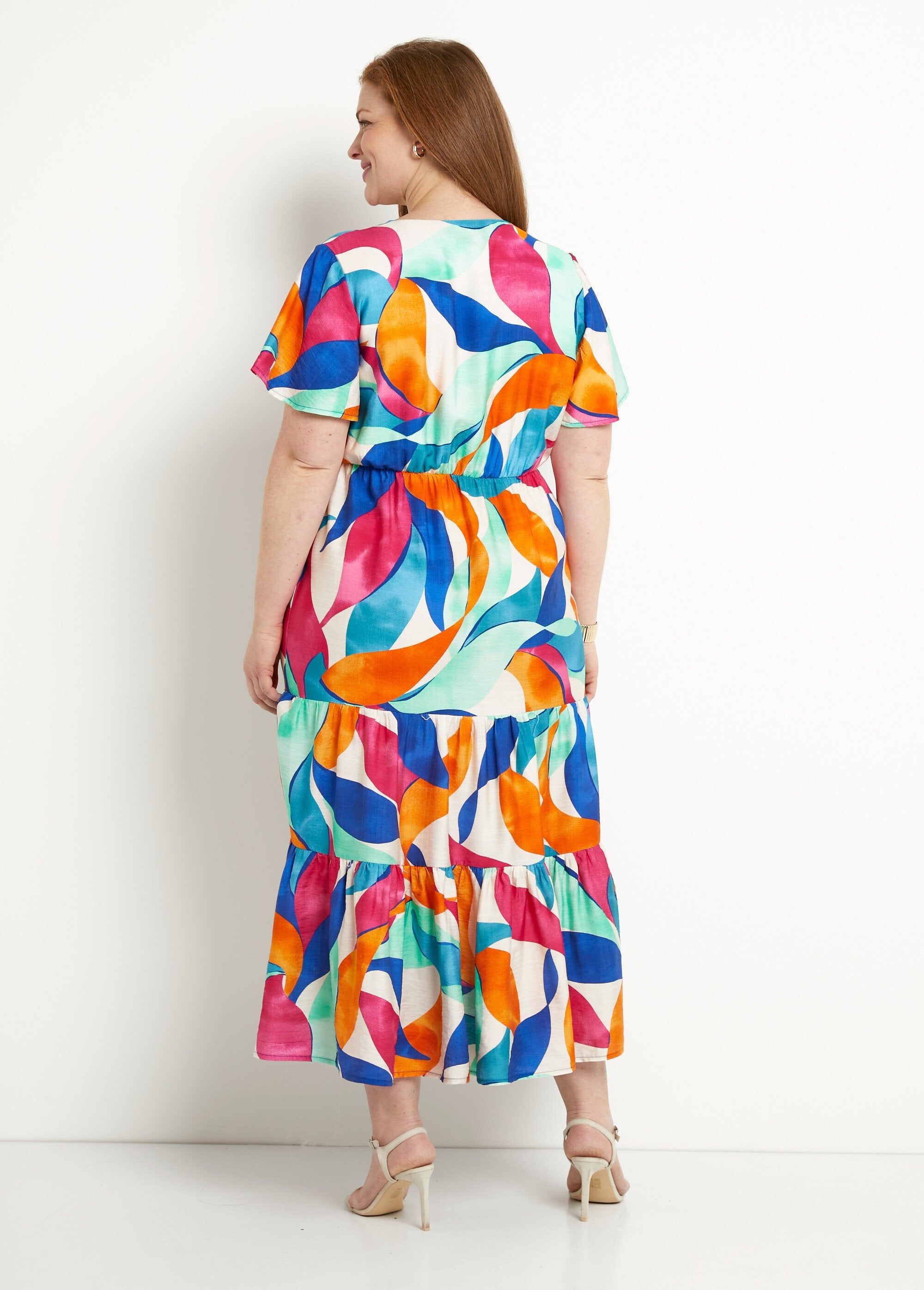 Long_wrap_dress_with_ruffles_and_short_sleeves_Orange_and_blue_DO1_curvy