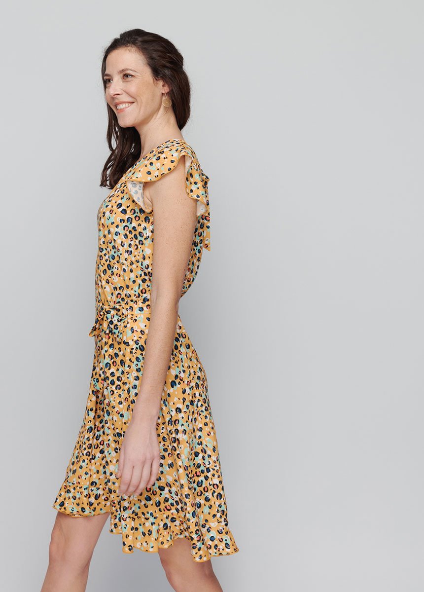 Robe_volantée_imprimé_peau_de_bête_Fond_miel_DR1_slim