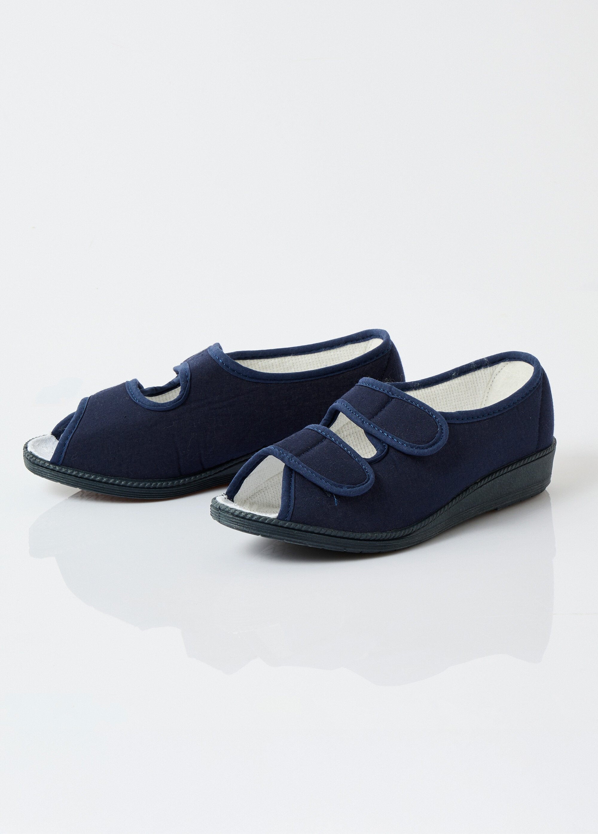 Open_toe_comfort_width_sandals_Marine_DE1_slim
