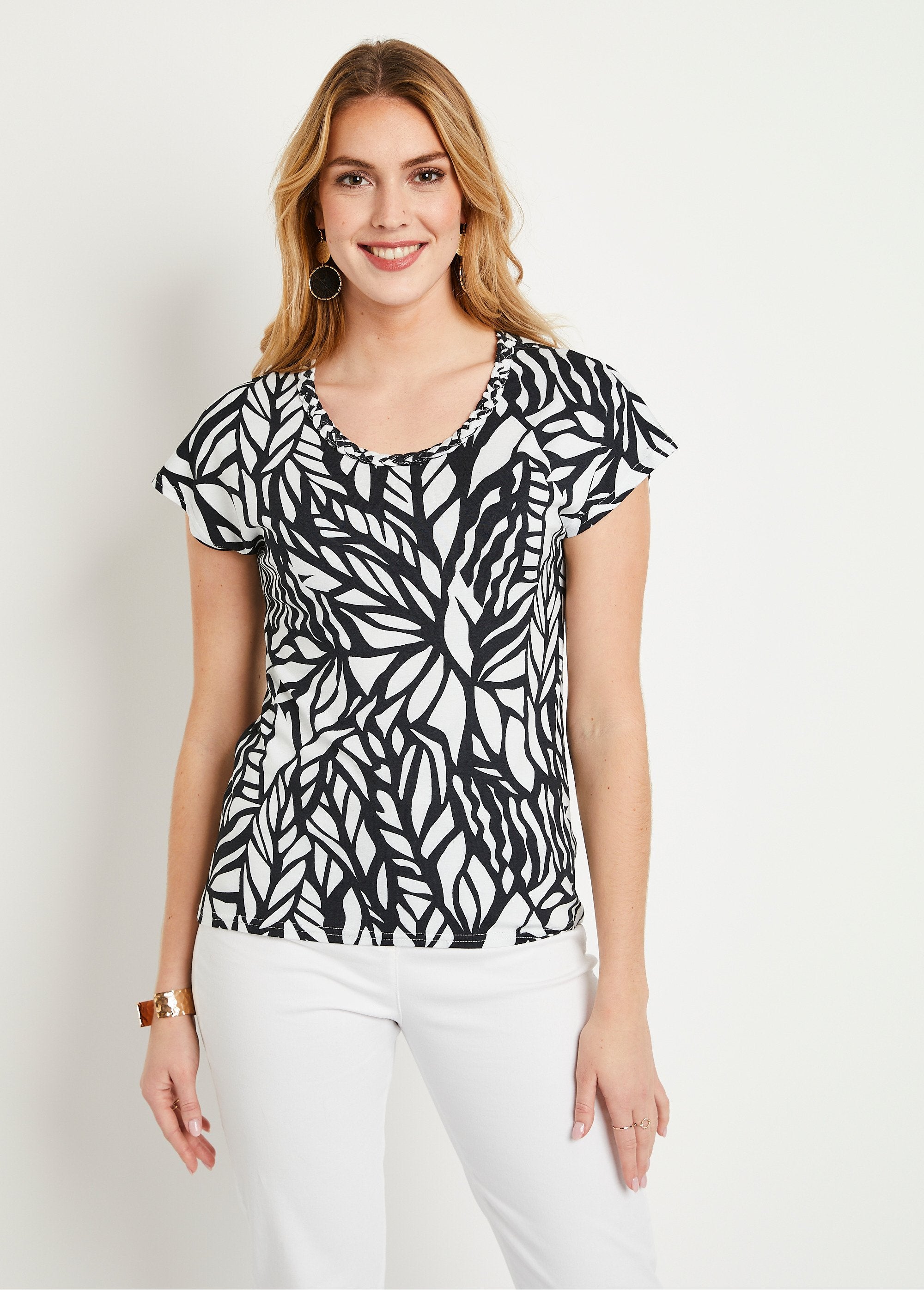 Short_graphic_t-shirt_Black_and_white_FA1_slim