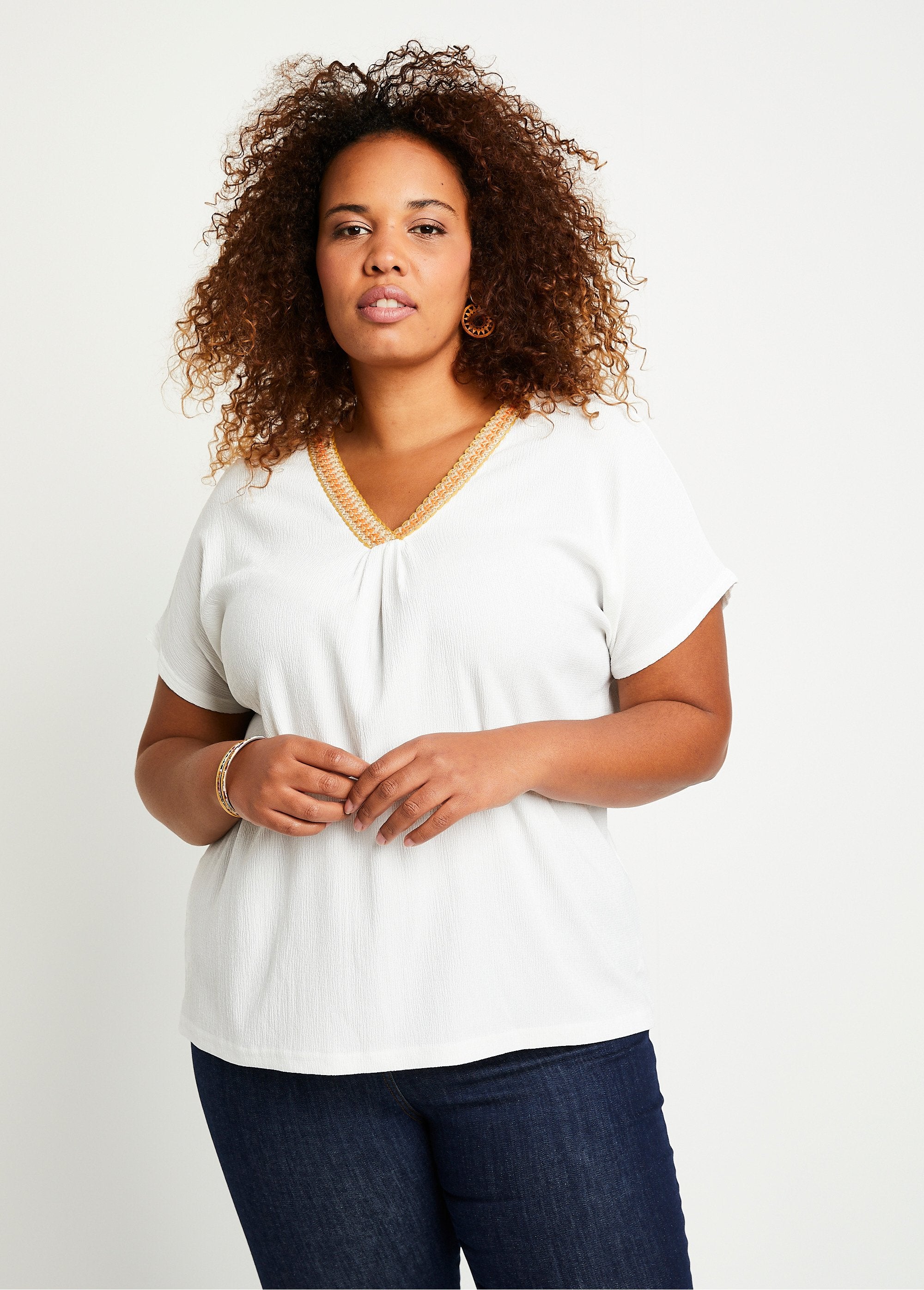 Long_plain_embroidered_loose_t-shirt_White_FA1_curvy