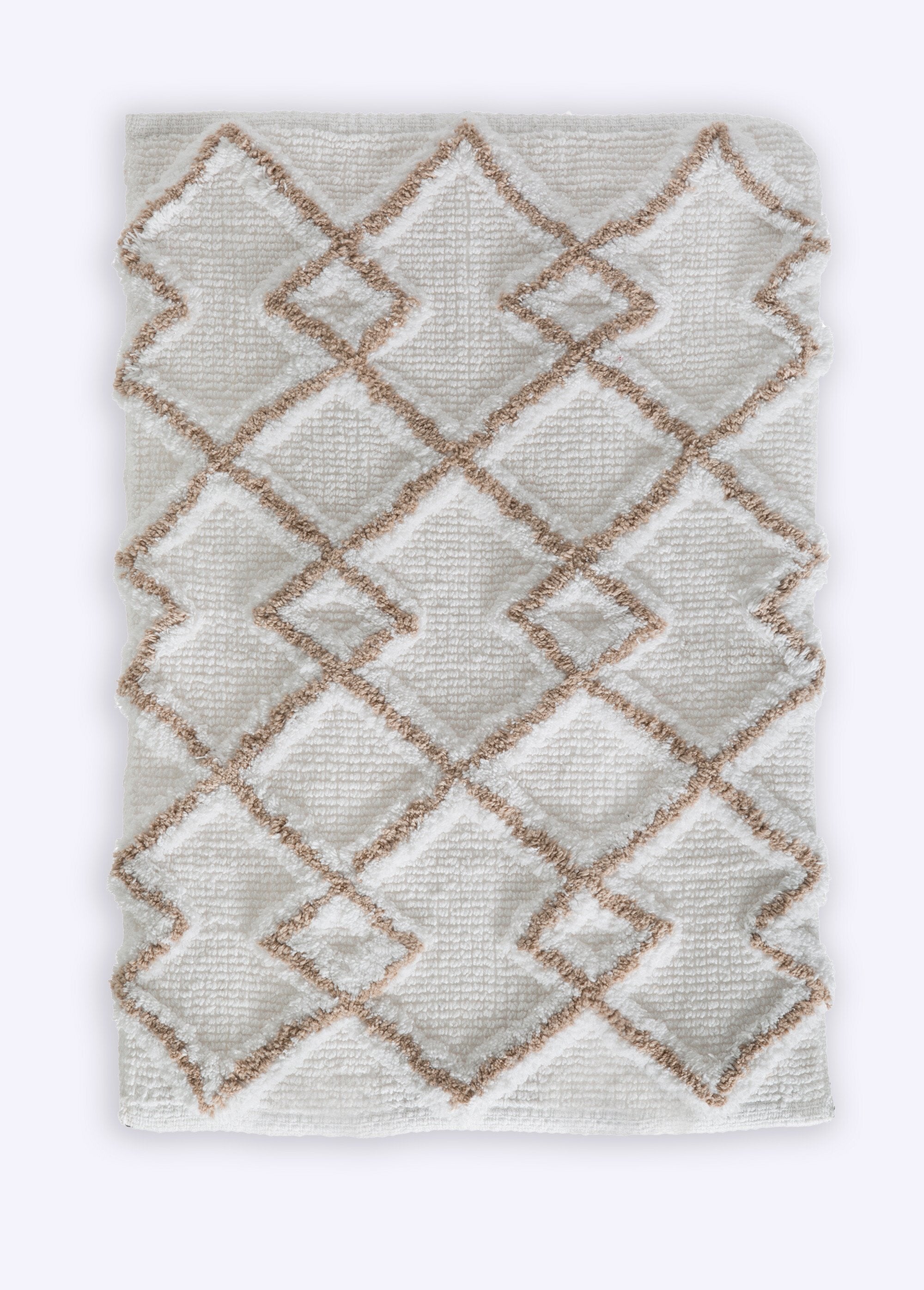 Tapis_salle_de_bain_inspiration_ethnique_Blanc_et_beige_FA1_slim