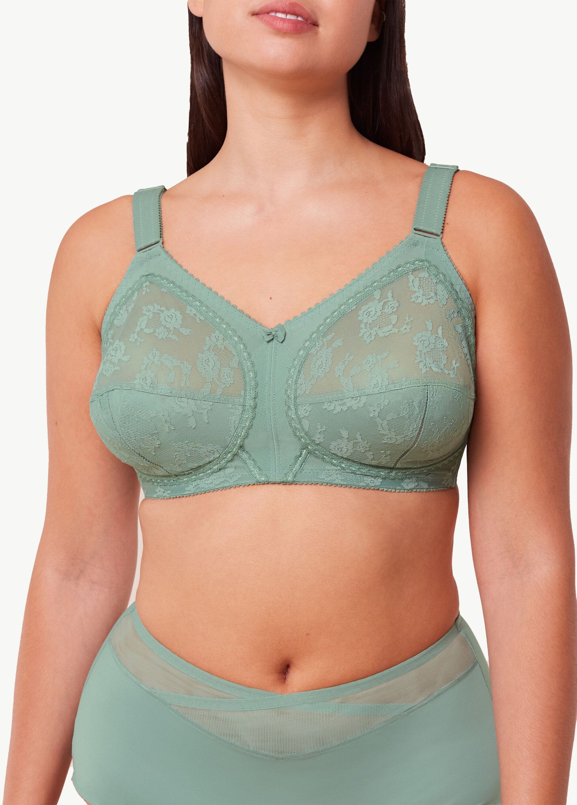 Triumph®_-_Doreen_Wireless_bra_Almond_FA1_curvy