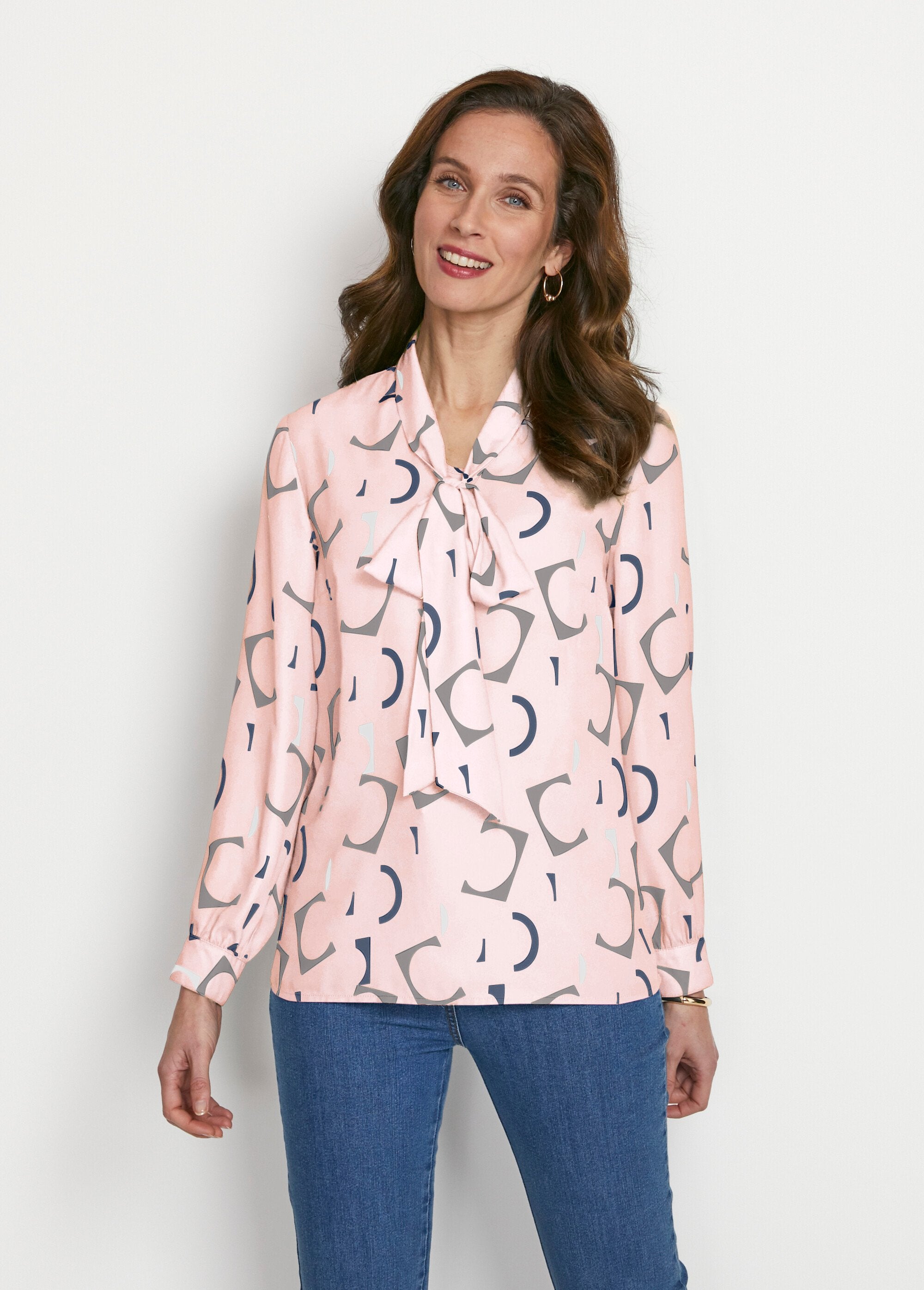 Long_flowing_printed_tunic_Pink_background_FA1_slim