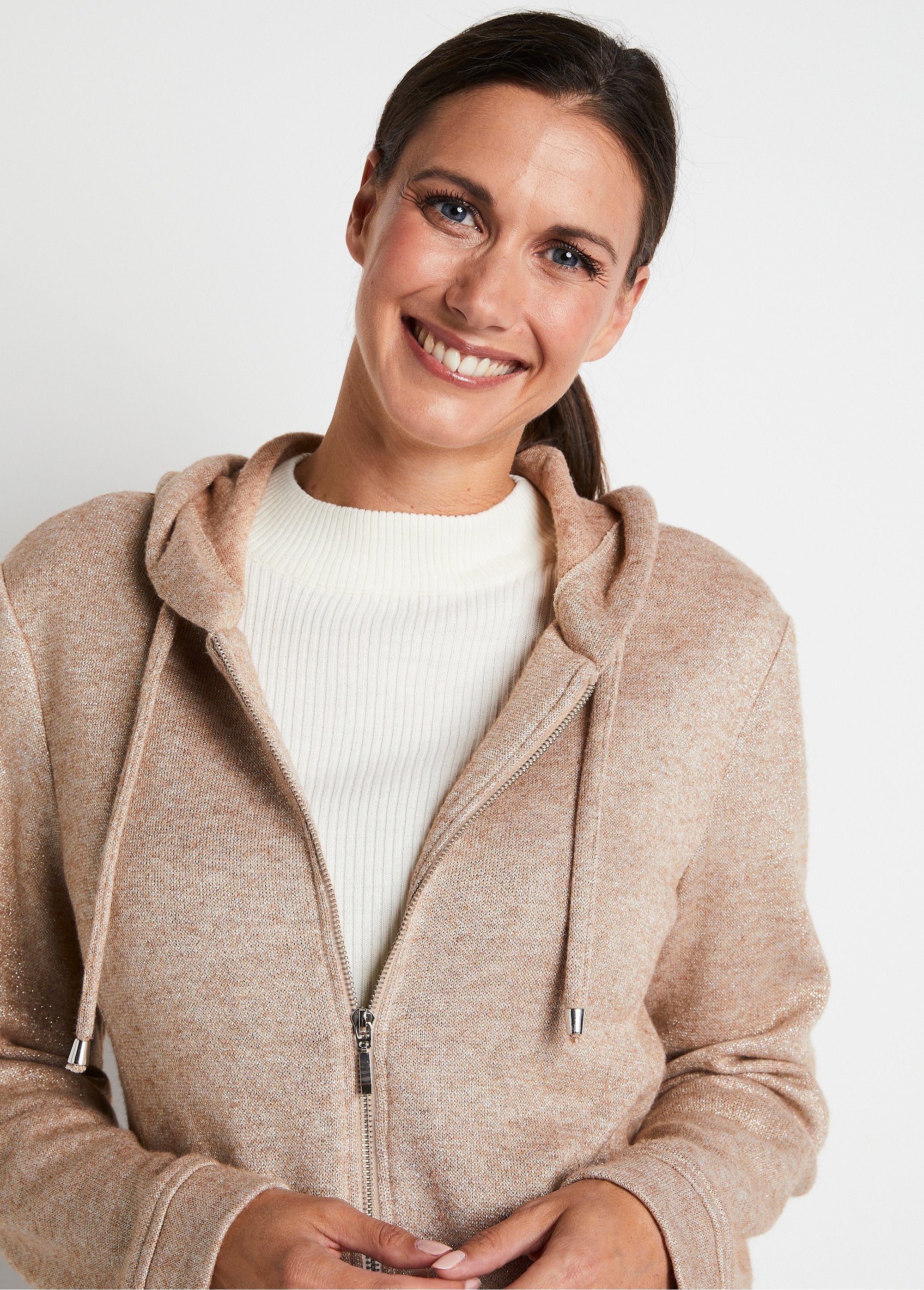 Shiny_knit_jogging_jacket_with_hood_Iridescent_beige_DE1_slim